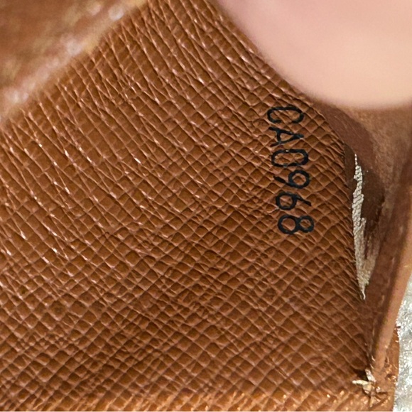 Louis Vuitton Monogram Compact Zip Bifold Wallet listing updated - Picture 15 of 17